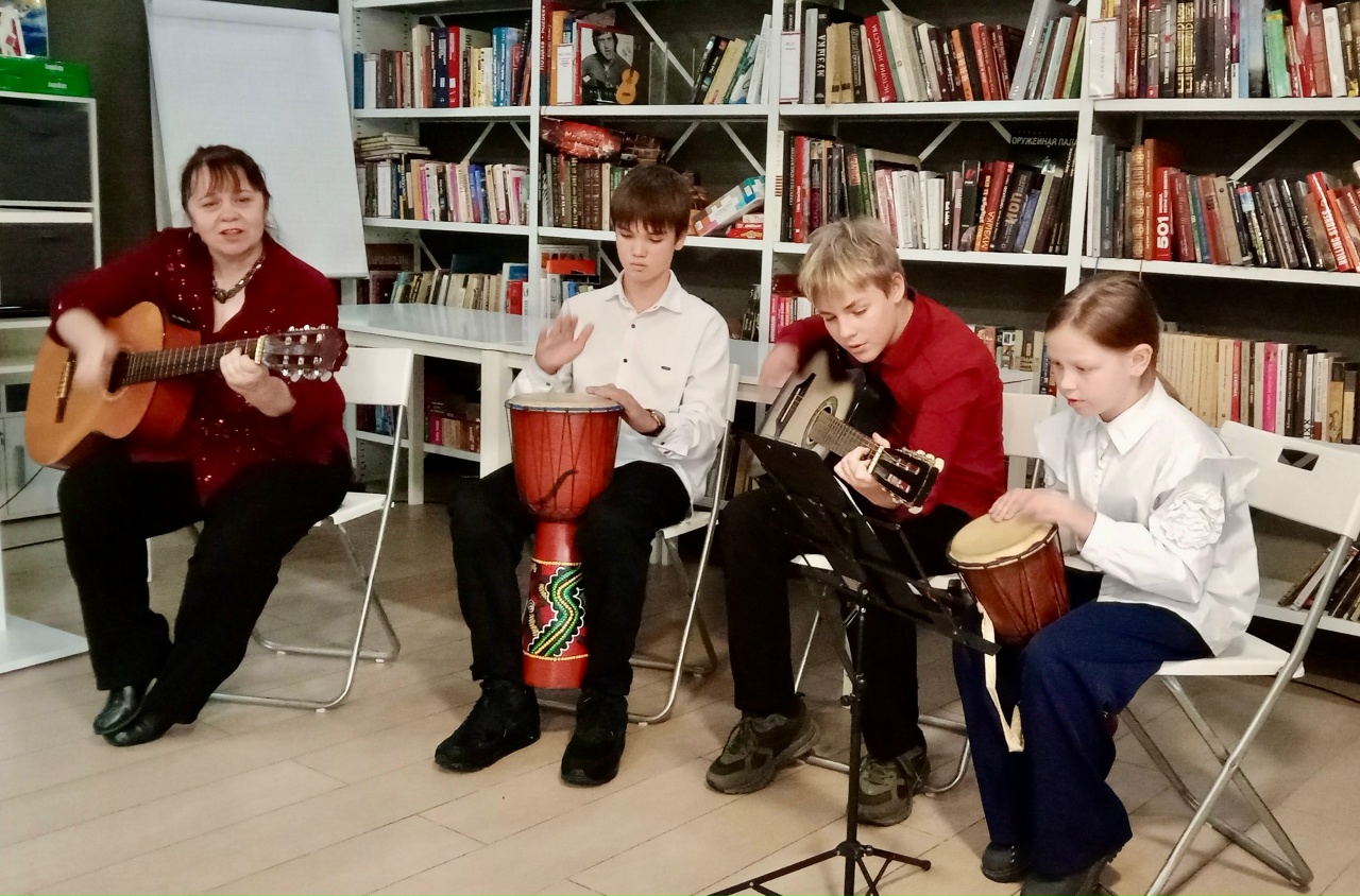 МУЗЫКА НАС СВЯЗАЛА